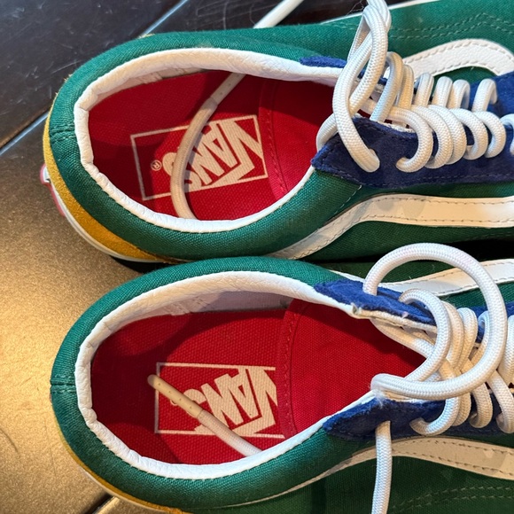 Vans - Picture 5 of 7